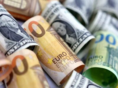 پیشبینی قیمت دلار در ۱۴۰۳