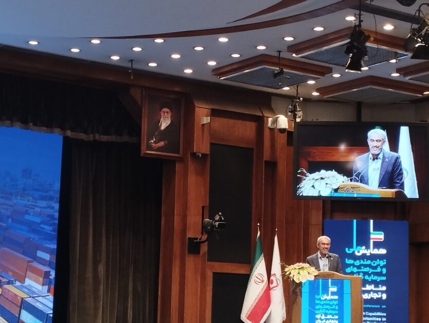 مسیر توسعه اقتصادی ایران از مناطق آزاد می‌گذرد