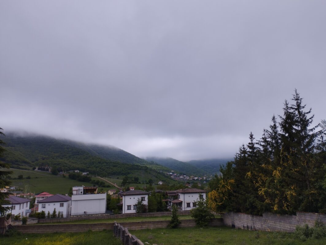 ابراز احساسات به کی و کجا؟